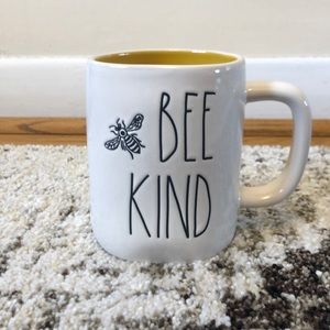 Rae Dunn BEE KIND Mug